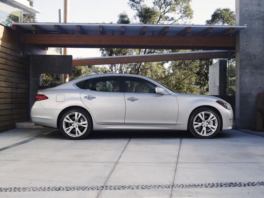  Infiniti M37 S 2011 года  (фото 26 из 33)
